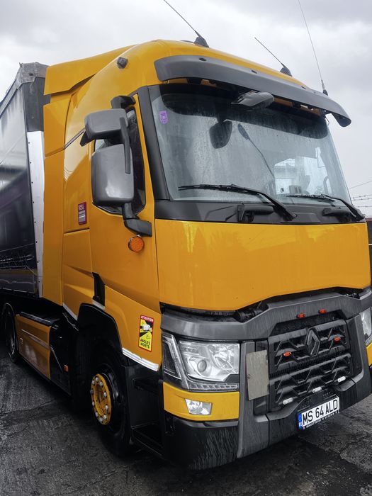 Cap tractor Renault T460