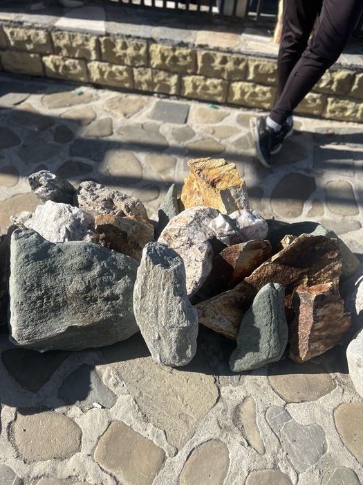 Bolovani ornamentalii alei japoneze piatra cubica andezit