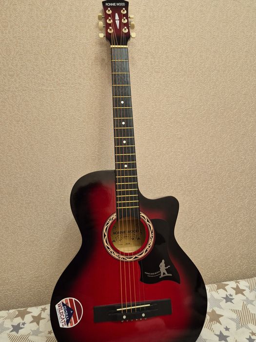 Гитара акустическая