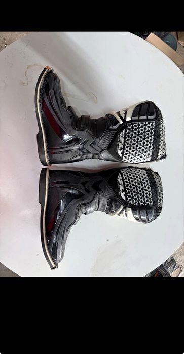 Кросови Ботуши FLY Maverick - 42