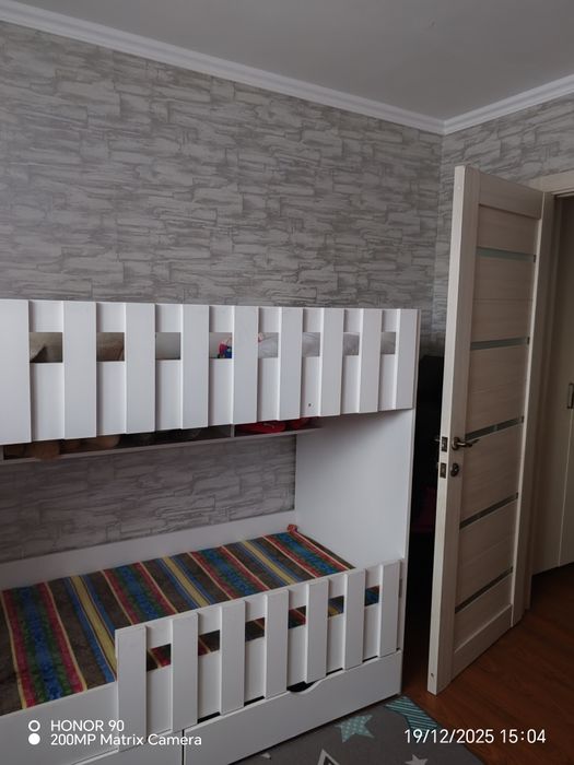 Продам двухярусную кровать