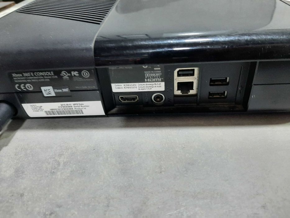 Xbox 360 Джойстик + 3 игри