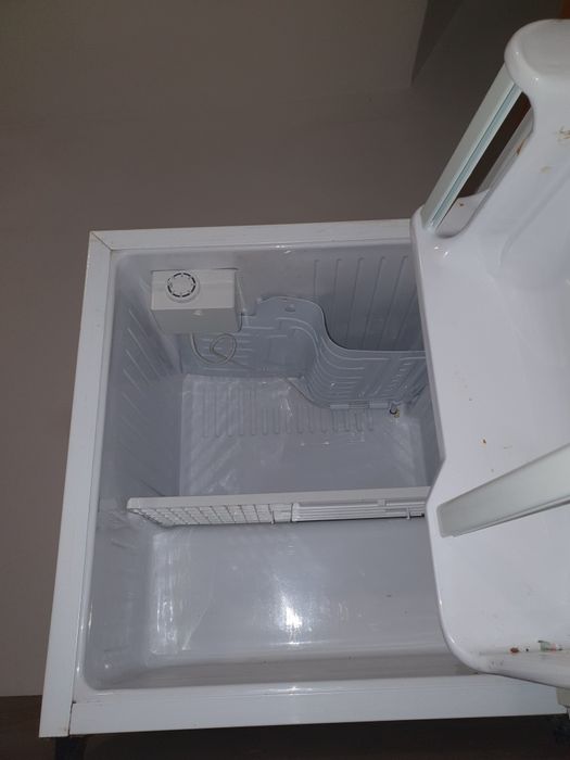 MINI Frigider Daewoo