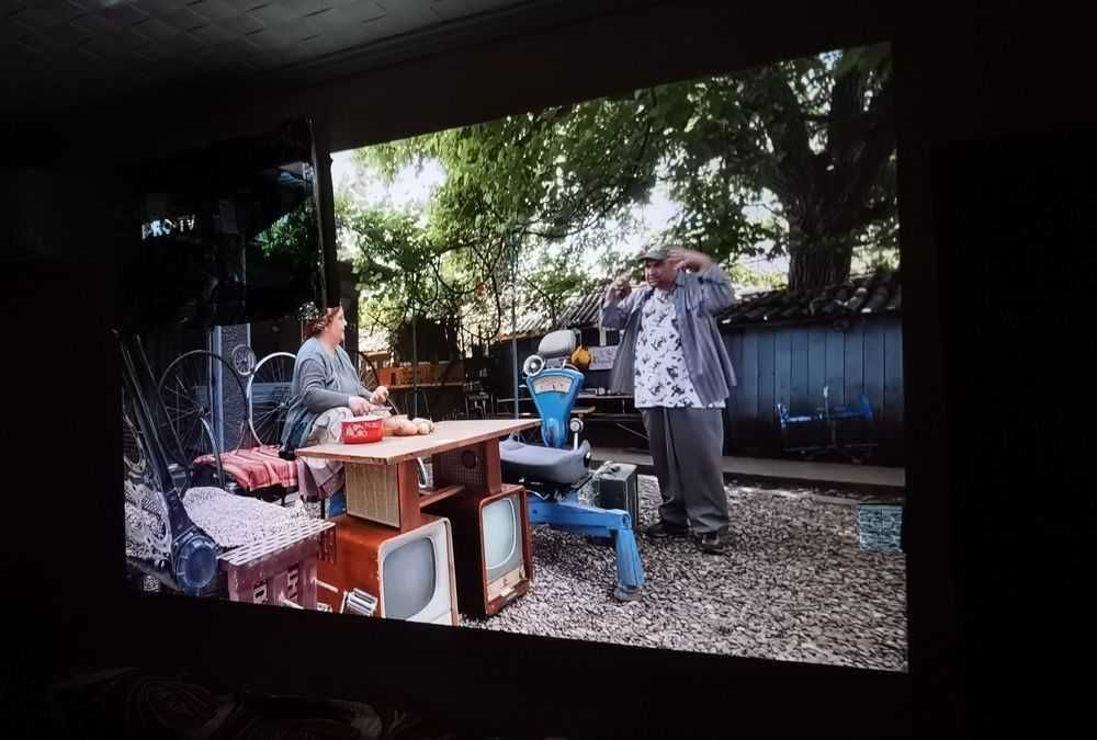 Transport gratuitVideoproiector led, suport 4k, 390 lumen, android, BT