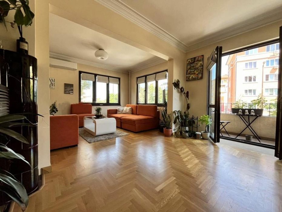 Дава се под наем Двустаен апартамент в София, Център - 76 кв.м за 850 € - Снимка #2