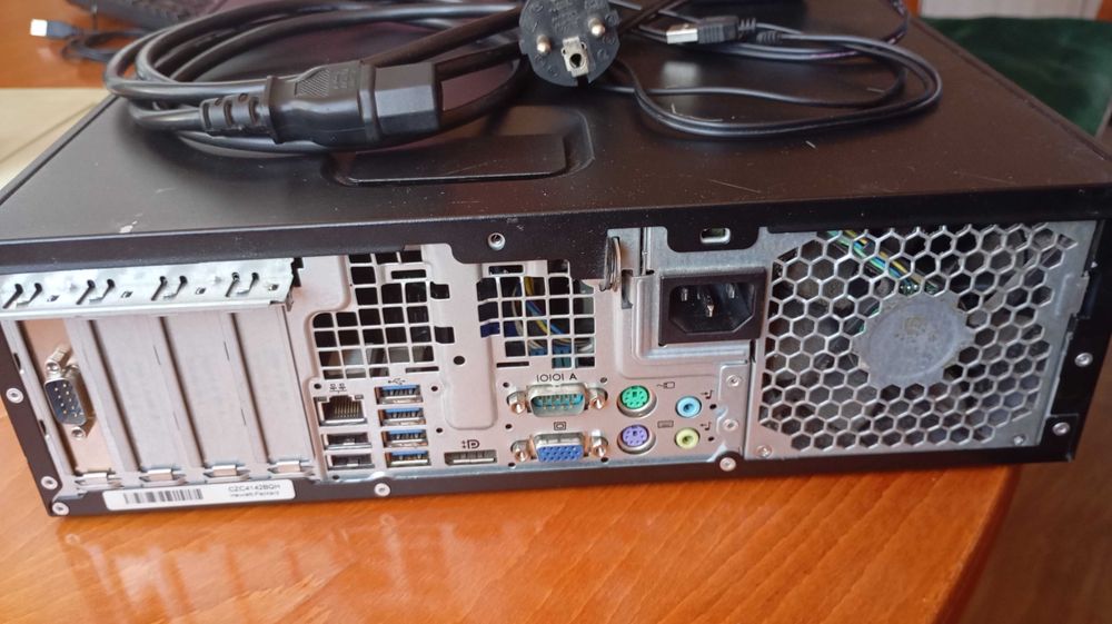 Компютър Комплект HP Compaq Pro 6305 + Монитор Fujitsu