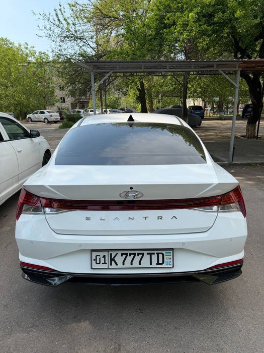 Hyundai Elantra 2022 — 3