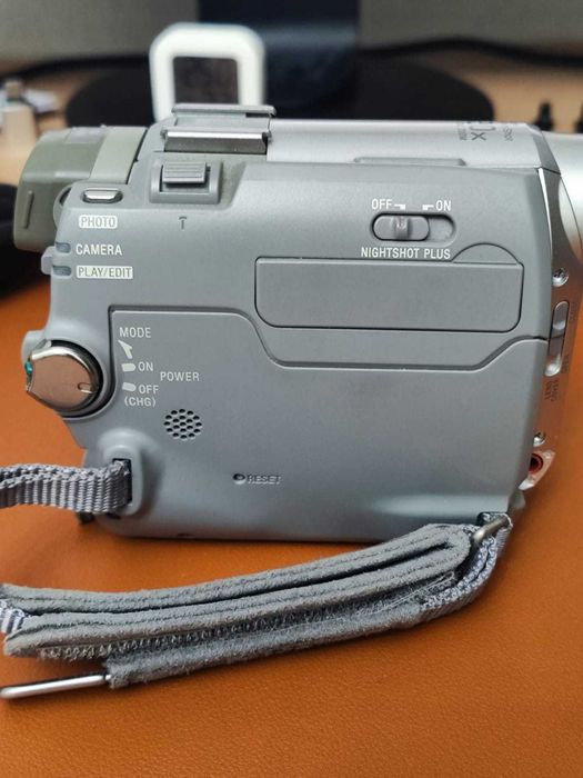 видеокамера СОНИ (HANDYCAM)