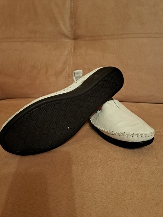 Дамски кожени обувки