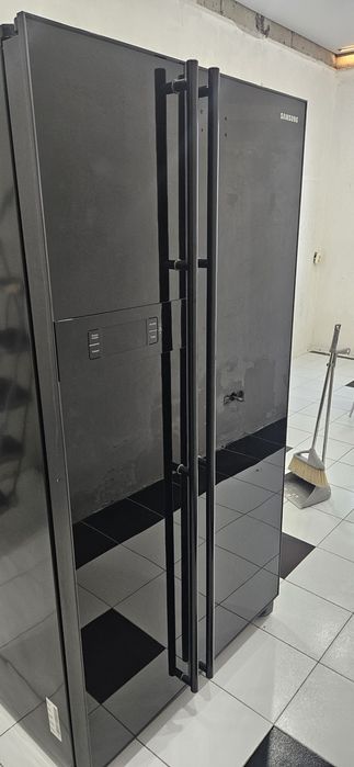 Холодильник Samsung