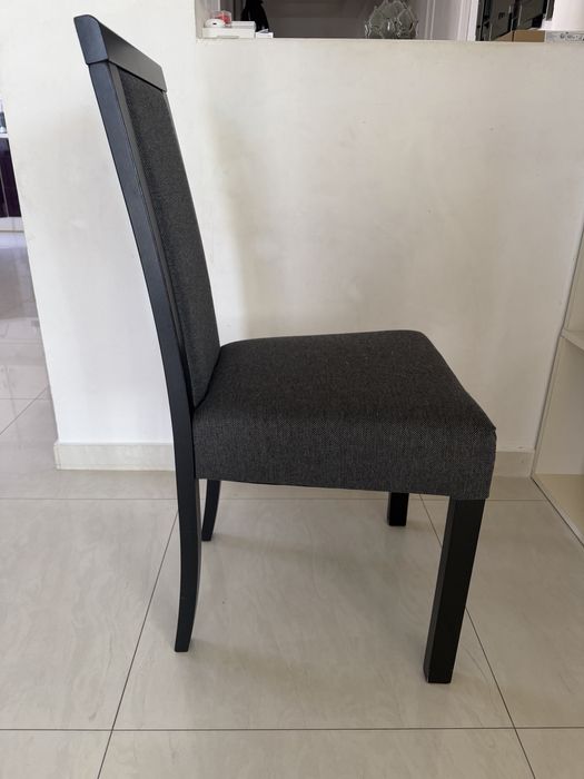 Трапезна маса със столове