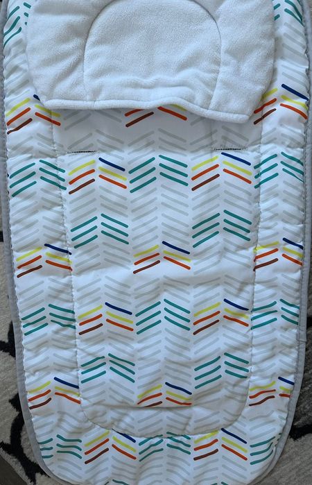 Balansoar electric pentru bebeluși – funcționează pe baterii (fără înc