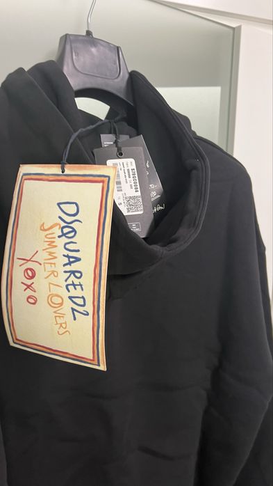 Суитчъри DSQUARED2 MILANO. .Пълна серия от S до XXL.С етикети,всилко
