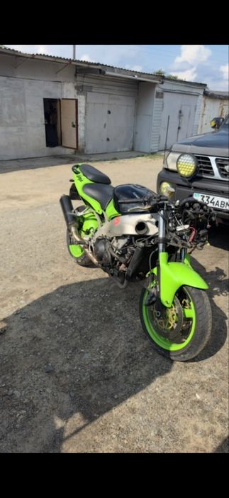 Продам kawasaki zx9r
