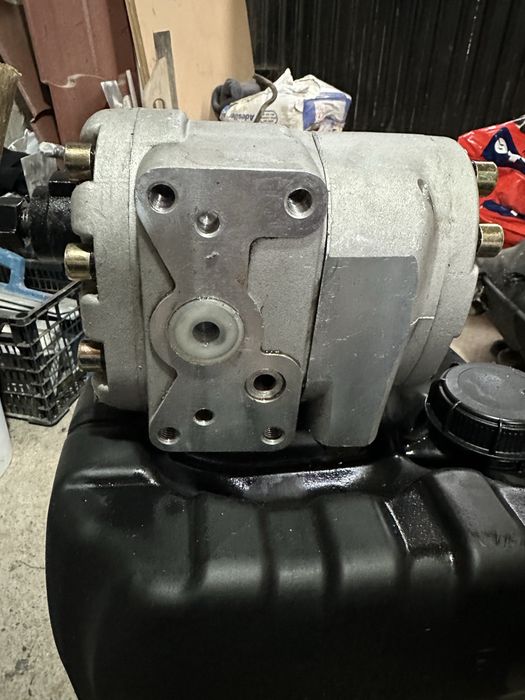 Pompa hidraulica u650