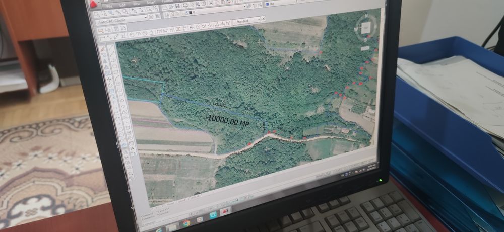 Vând pădure cu teren strada