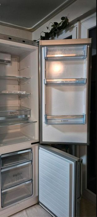 Хладилник с фризер BOSCH