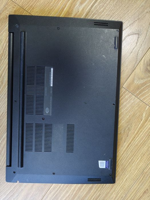 Lenovo Thinkpad E585/ Ryzen 7 / 16 GB RAM/ ssd 512 gb