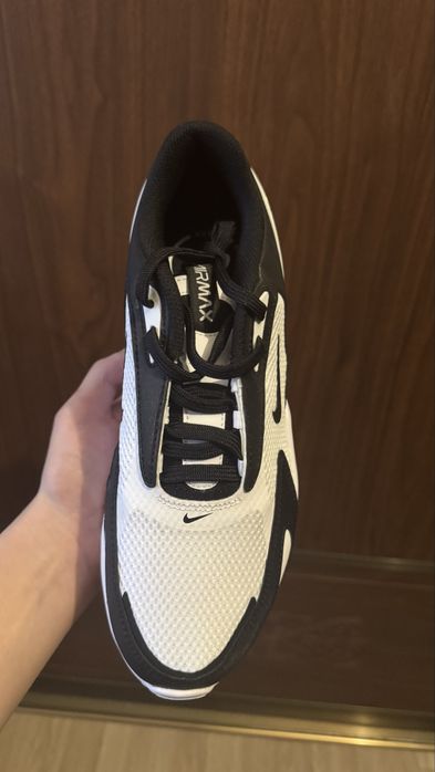 Nike кроссовки НОВЫЕ