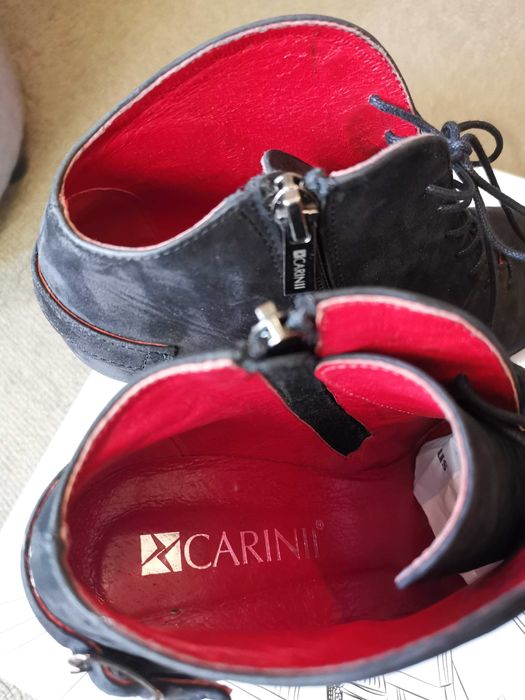 Botine negre  Carini