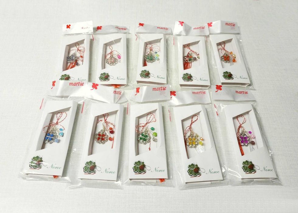 Reducere! Martisoare handmade unicat margele, diverse modele si culori