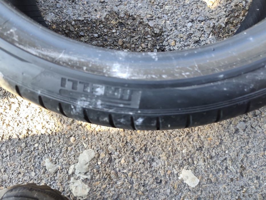 225/40/19" 2бр Pirelli p zero Rft, dot3520,7mm