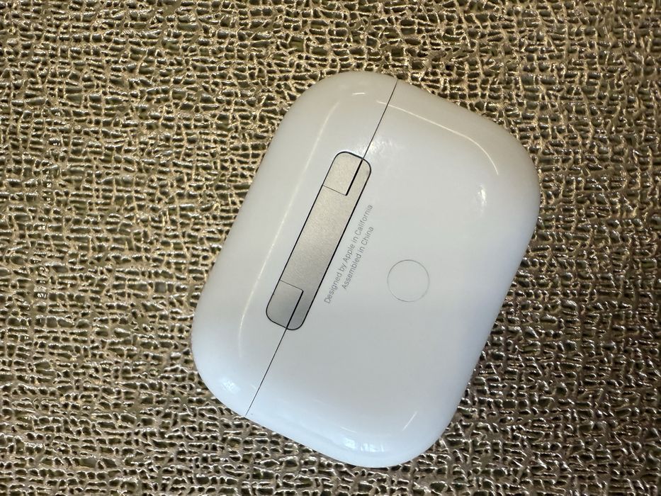 Продам правый наушник Apple Air Pods 3
