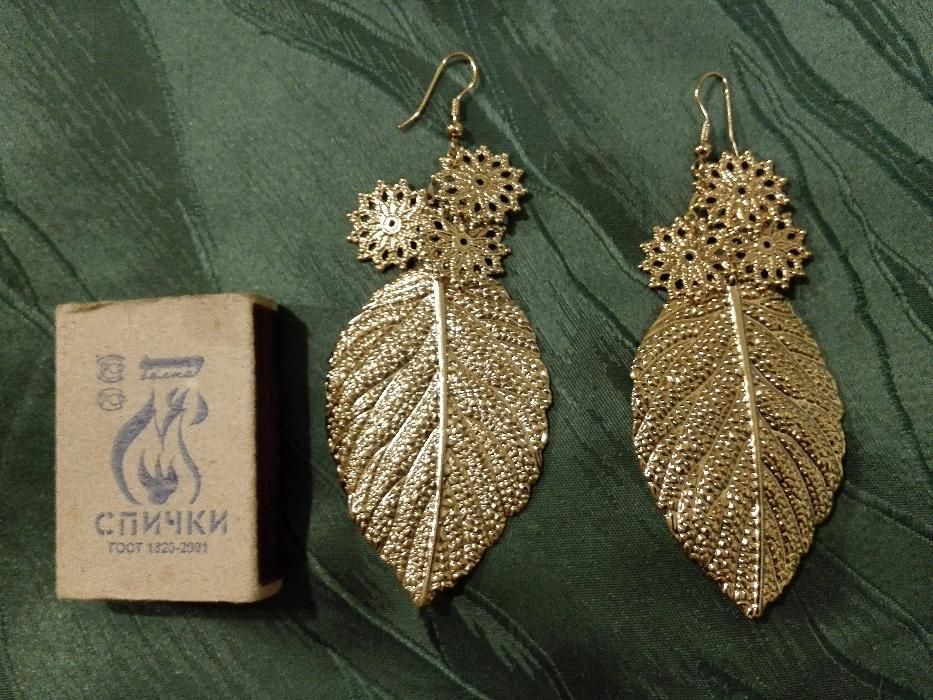 Продам авторскую бижутерию.