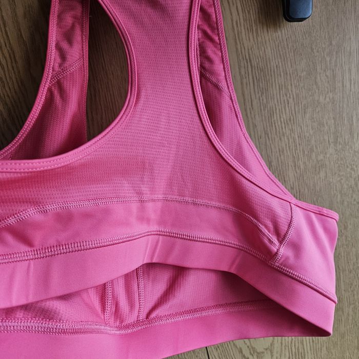 Чисто ново оригинално бюстие adidas, xl