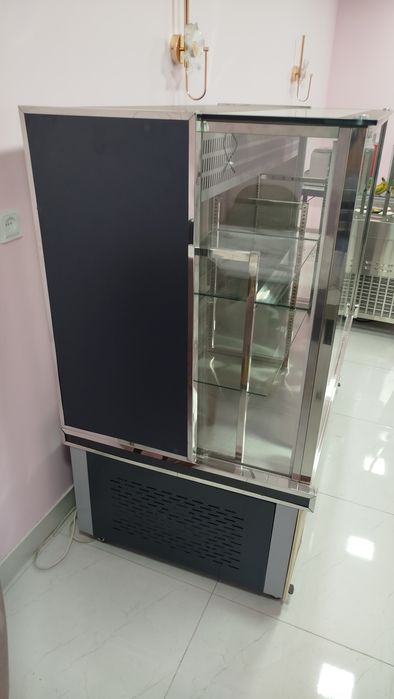 Холодильник витрина новый