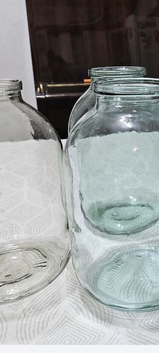 Продам банки 2литровые