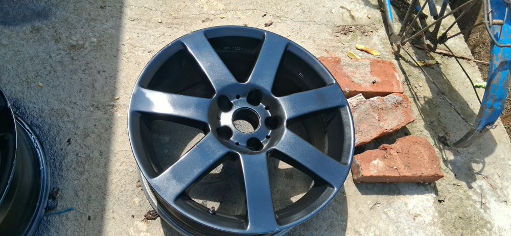 Vand frigider de masina si 4 roti pe 17 fara guma