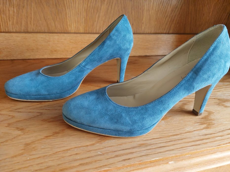 Vând pantofi albaștri