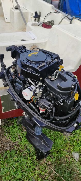 Продавам лодка 4.5 м. Широка 165 м. Колесар регистриран, двигател