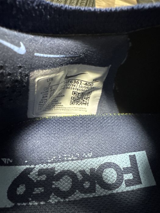 Vand ghete de fotbal Nike   Phantom
