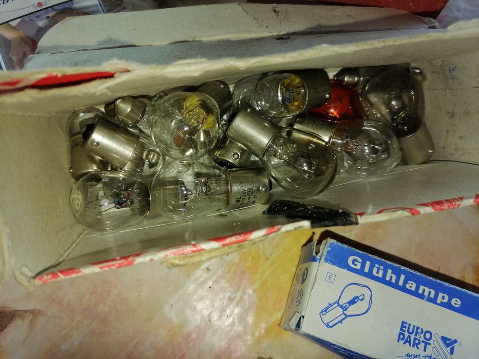 24 волтови крушки различни видове всичките за 60 лв