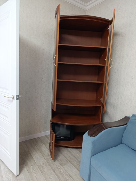 Продам сервант б/у