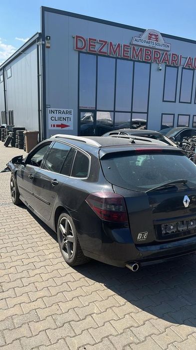 Dezmembram Renault Laguna 3 2.0dci din 2011