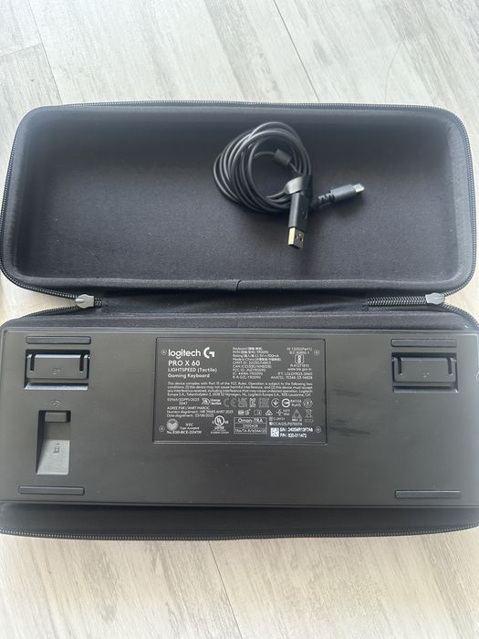 Vand tastatura logitech pro x 60
