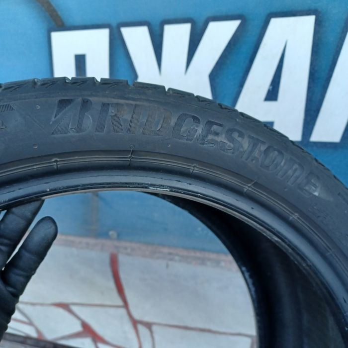 245 40 19 Bridgestone 2бр летни дот 21