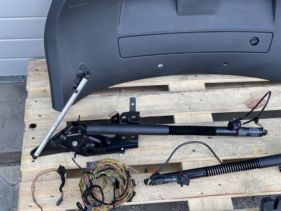 Комплект Автоматичен багажник AUDI A7 4G