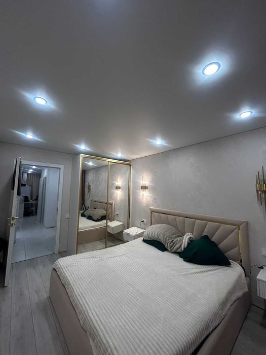 Продам трехкомнатную квартиру