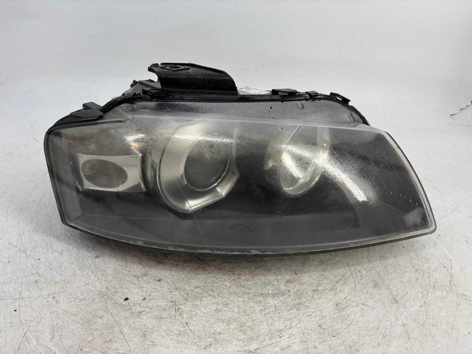 Far cu xenon stanga/dreapta Audi A3 an 2009