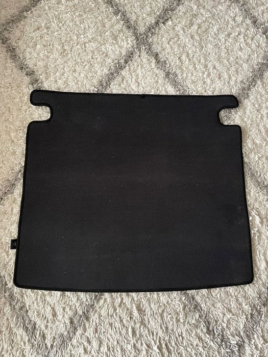 Covoras/mocheta/ tavita protecție originala Mercedes-Benz C class w204