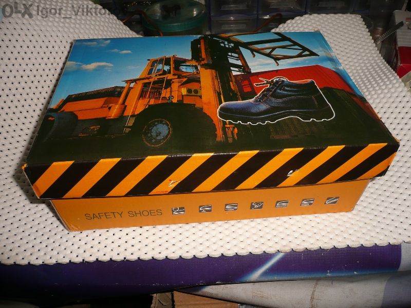 Работни обувки с метално бомбе