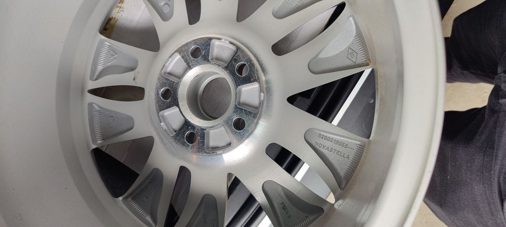 Janta Renault R17 noua