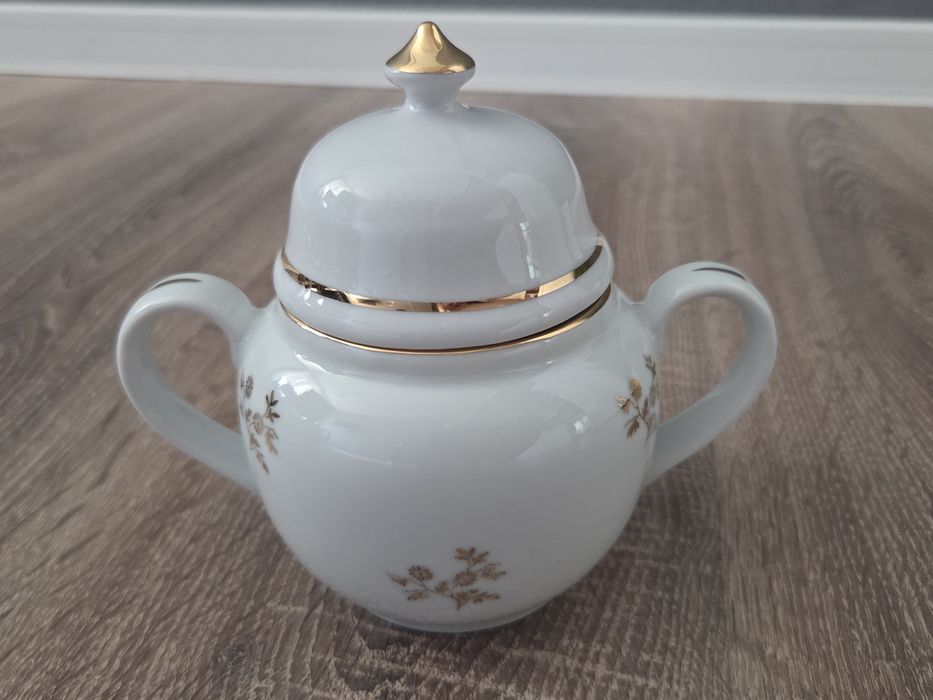 Красив порцеланов комплект