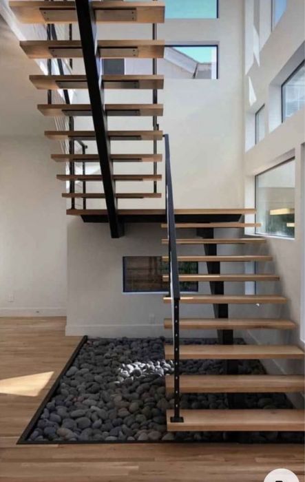 scarii pentru interior si exterior