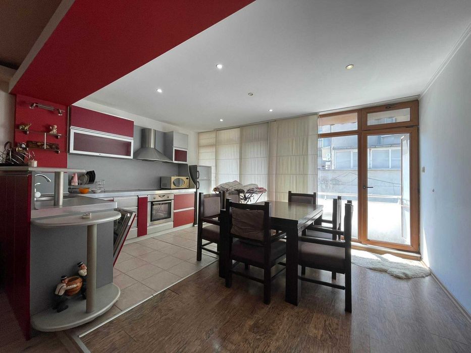 Дава се под наем Тристаен апартамент в Бургас, Лазур - 100 кв.м за 612 € - Снимка #23