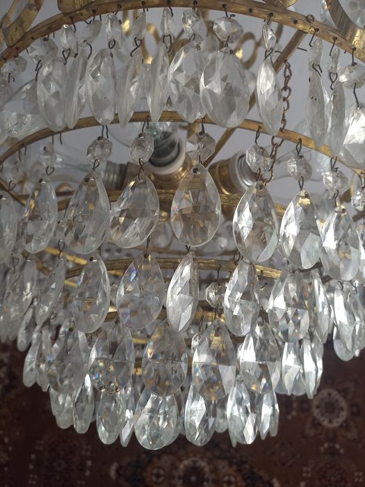 Люстра на 6 лампочек